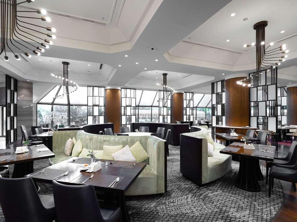 Moevenpick Hotel طشقند المطعم الصورة